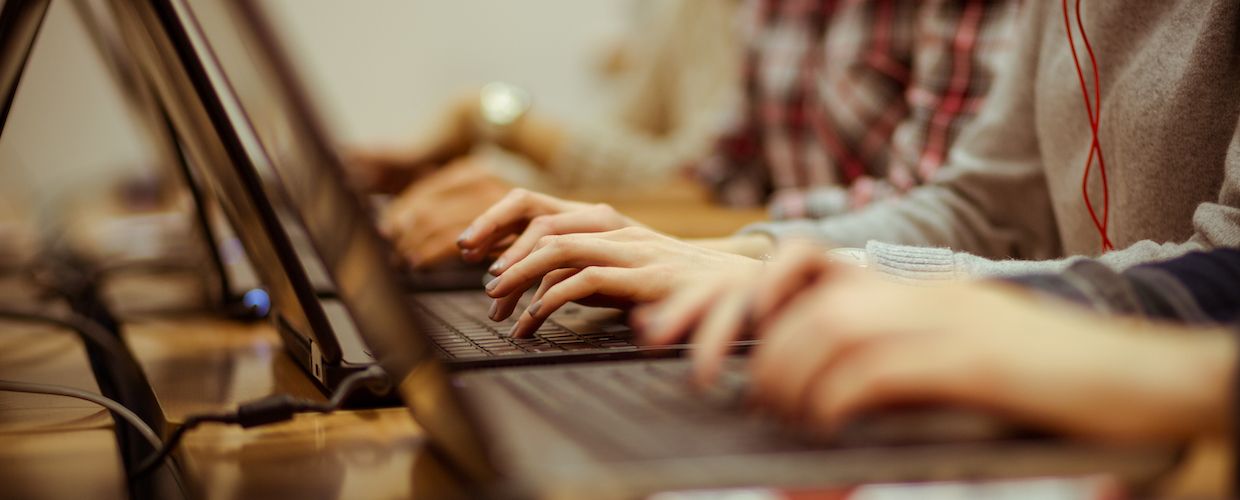K-12学区における技術的アクセシビリティとサイバーセキュリティのバランス